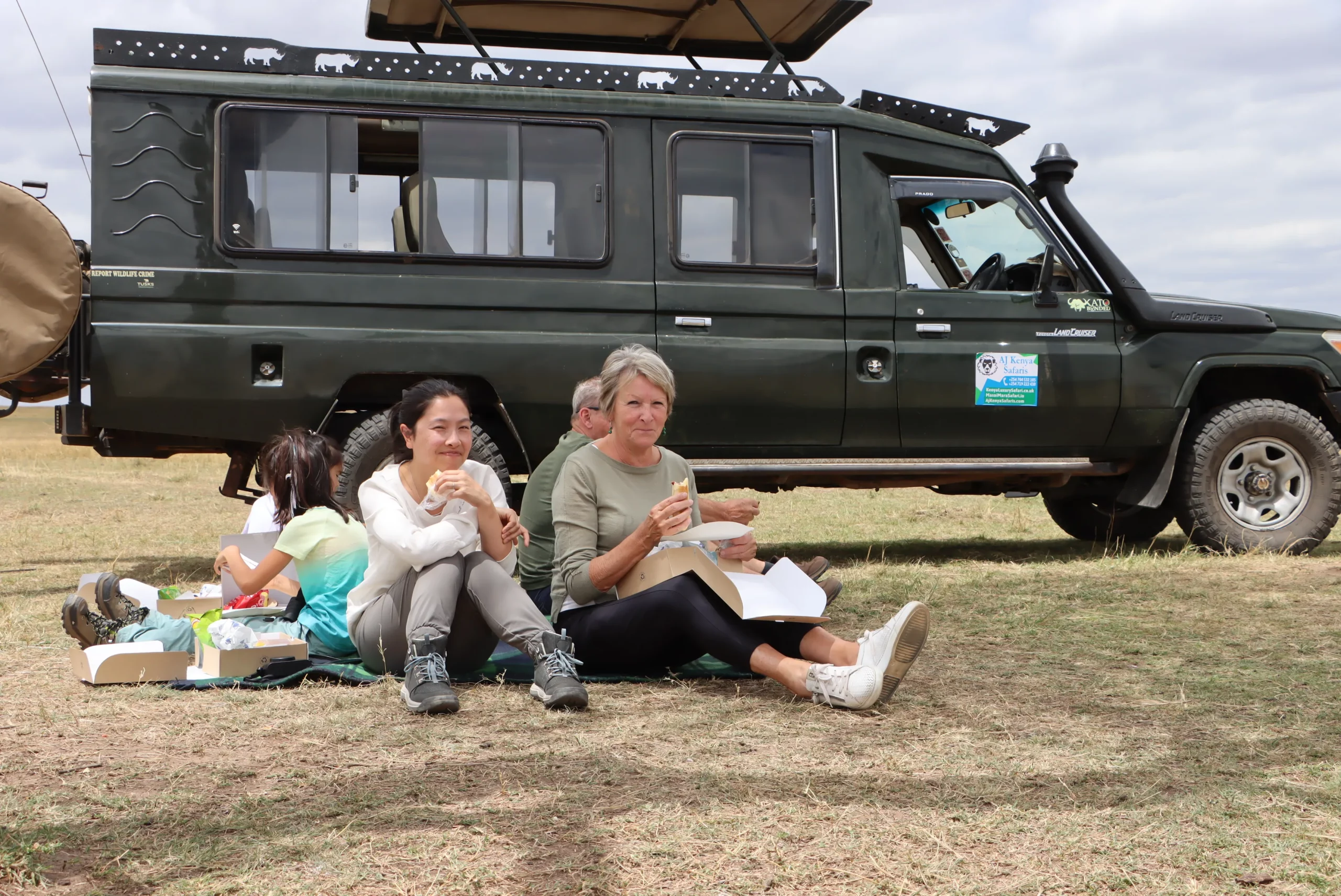 Ultimate 3 Day Kenya Safari Experience: Discover Wildlife & Adventure 5 Enjoying picnic lunch