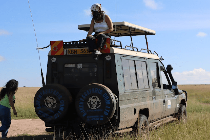 Kenya Wildlife Safari - Packages, Destinations, & More 45 AjKenyaSafaris.com-Masaimarasafari.in - Car